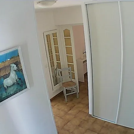 Des Arenes Apartment *
